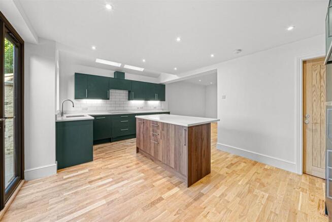 4 bed End of Terrace for sale Image 6