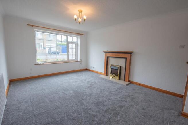 4 bed Semi-Detached to rent Image 3