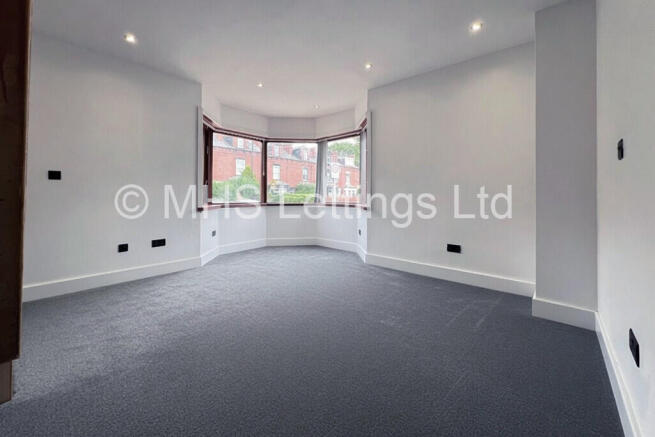 3 bed Detached to rent Image 3