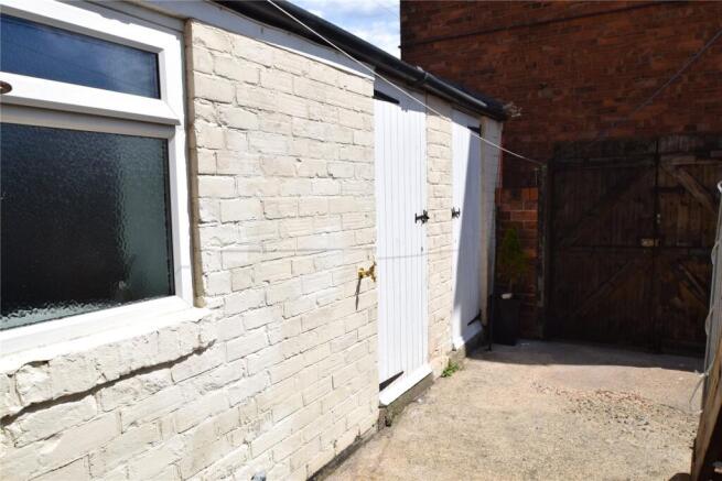 1 bed Apartment to rent Image 8