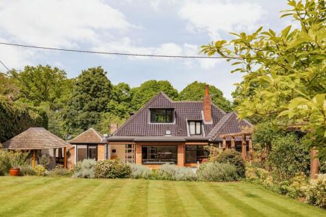 Meticulously Renovated Detached Home in Taverham