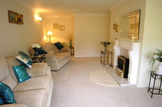 LOUNGE VIEW 2