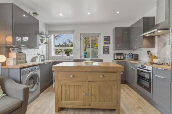 3 bed End of Terrace for sale Image 5