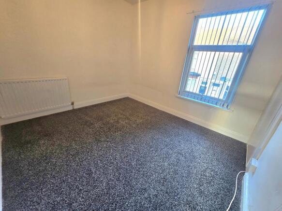 2 bed Terraced to rent Image 7