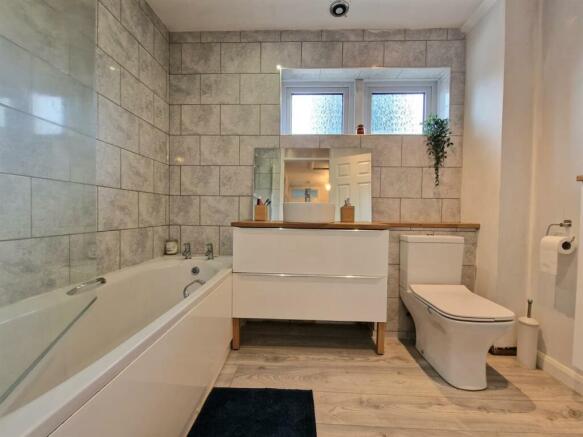 Bathroom.jpg