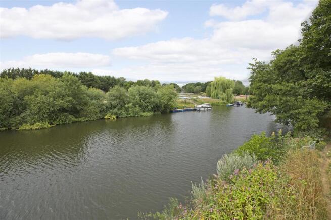 2 bed House for sale Image 5