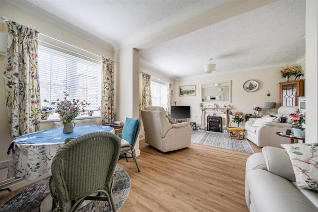 Sitting/Dining Room