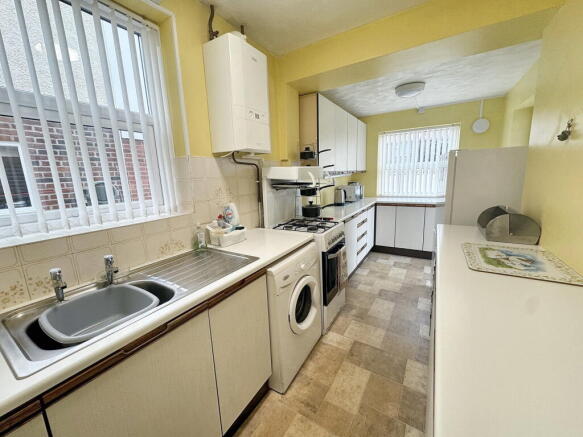 Clwyd Avenue, Abergele, Conwy, LL22 7NF photo 3