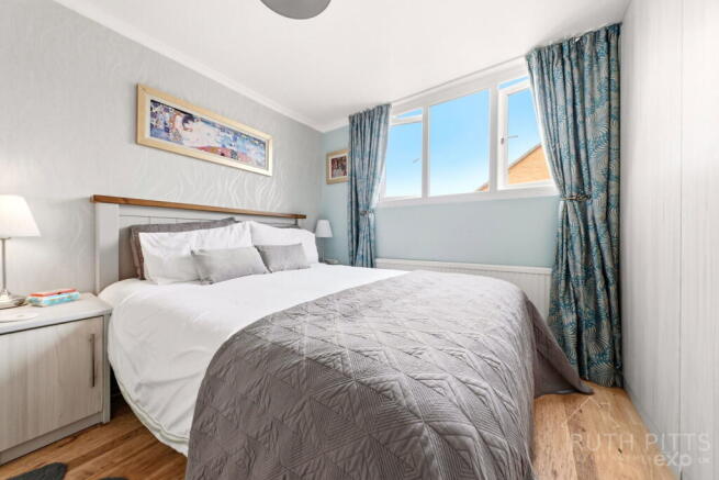 3 bed Semi-Detached Bungalow for sale Image 12