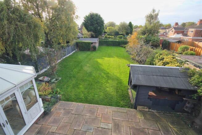 Spacious SOUTH facing garden