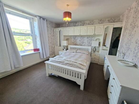 2 bed Semi-Detached for sale Image 8