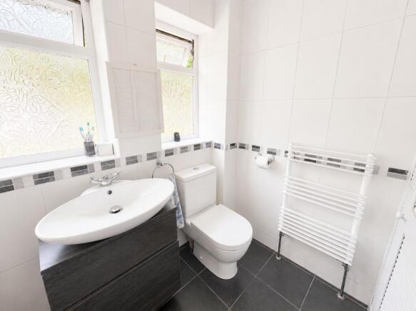3 bed Terraced for sale Image 10
