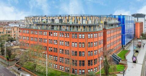 50 Verve Apartments, 5 Mercury Gardens, Romford, Essex, RM1 3FB