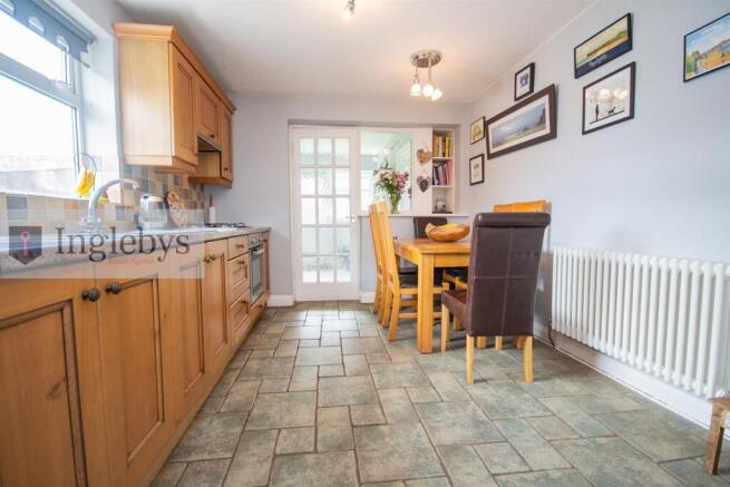3 bed Semi-Detached for sale Image 10