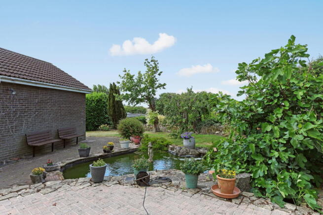 4 bed Detached for sale Image 8