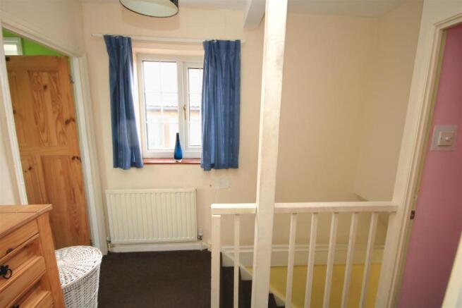 FIRST FLOOR LANDING