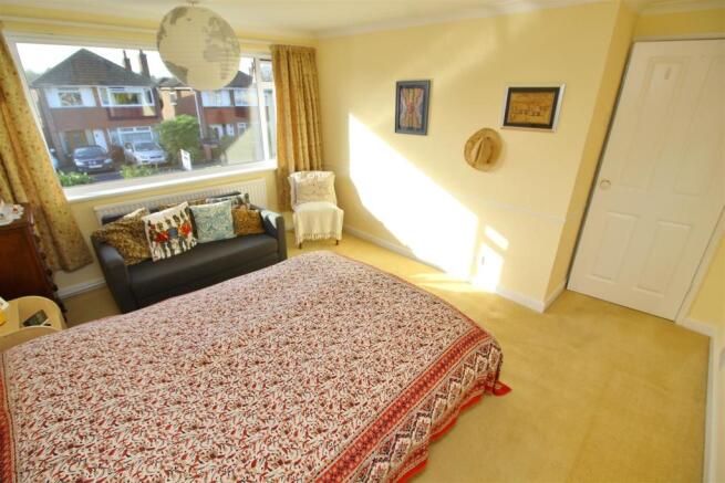 33 Bed 1.JPG