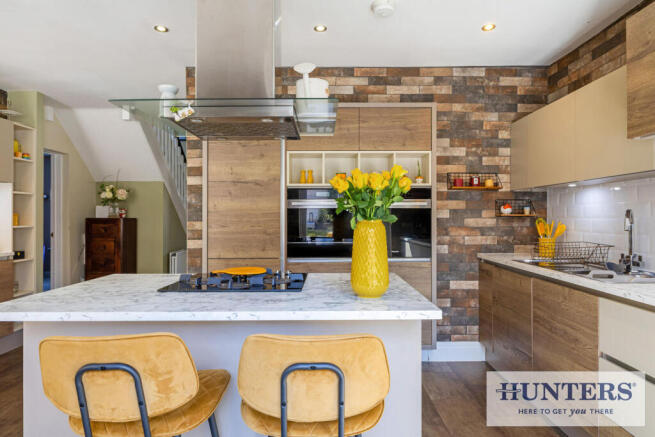5 bed Detached for sale Image 7