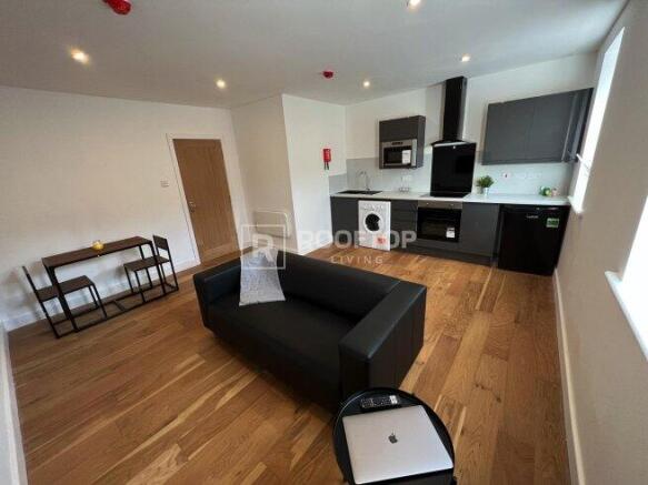 royal-park-road-ls6-1fr-1060174