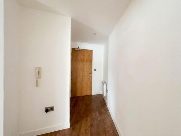 2 bed Apartment to rent Image 10