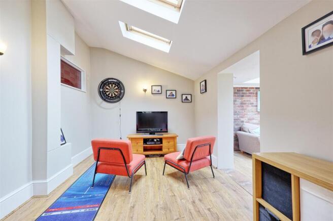 IMG_7065_6_7_easyHDR-interior3.jpg
