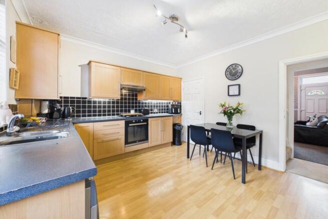 3 bed Terraced for sale Image 5