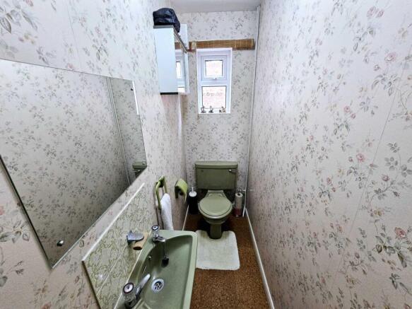 4 bed Detached for sale Image 11