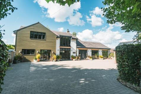 The Green, Hasland, S41