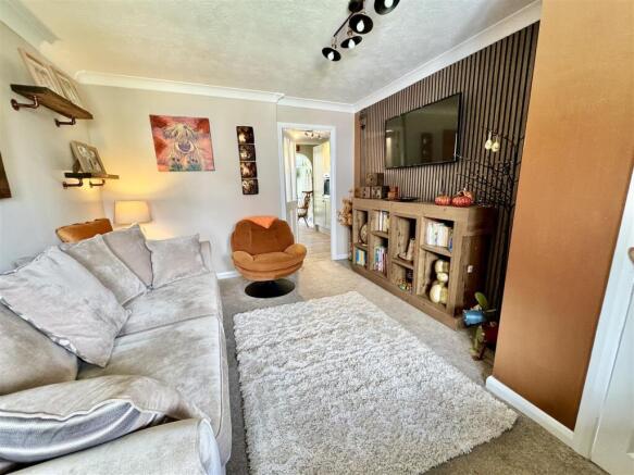 3 bed Semi-Detached for sale Image 5