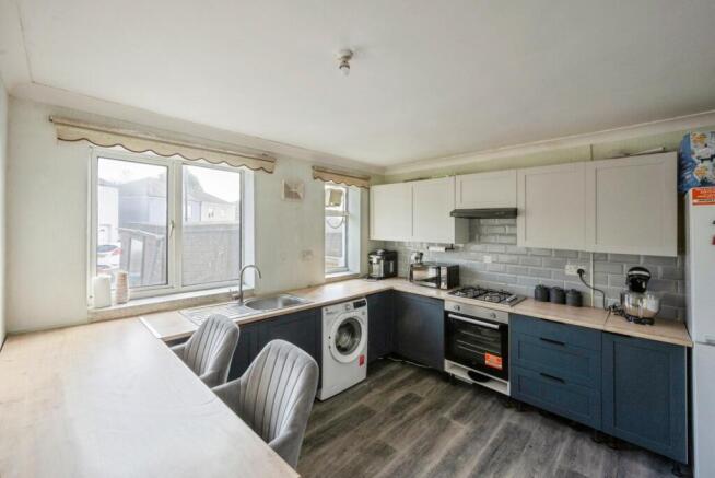 2 bed Semi-Detached for sale Image 5