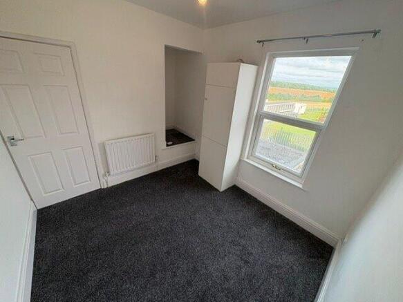 2 bed Terraced to rent Image 11