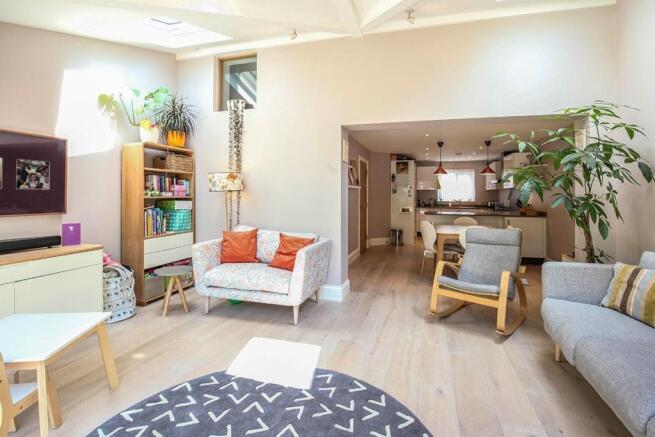 Kitchen / Dining Area