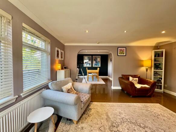 Reform Street, Beith lounge