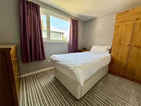 8 bed House for sale Image 9