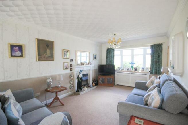 SPACIOUS LOUNGE