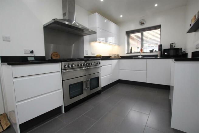 Kitchen / Breakfast Room