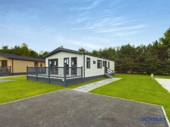 2 bed Park Home for sale Image 4