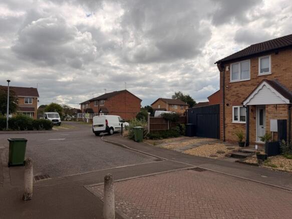37, Christopher Close, Dogsthorpe, PE1 photo 4