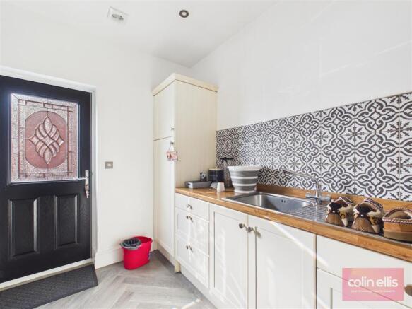 3 bed Detached Bungalow for sale Image 11