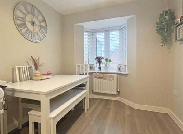 Dining Area.jpg