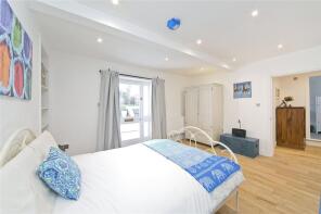 Flat A, 260, Camden Road, London NW1 9AB