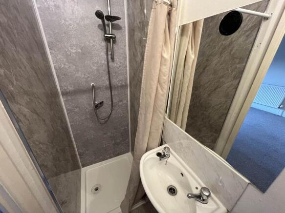 SHOWER ROOM PHOTOGRA
