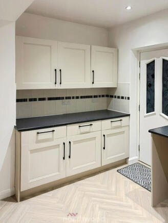 2 bed Semi-Detached to rent Image 9
