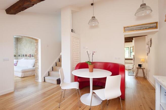 Breakfast area.jpg