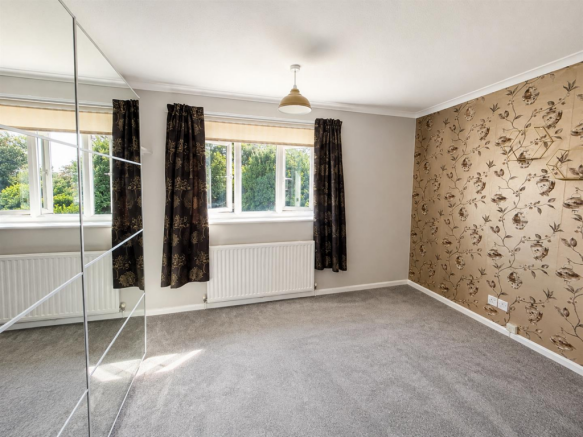 2 bed Semi-Detached to rent Image 4