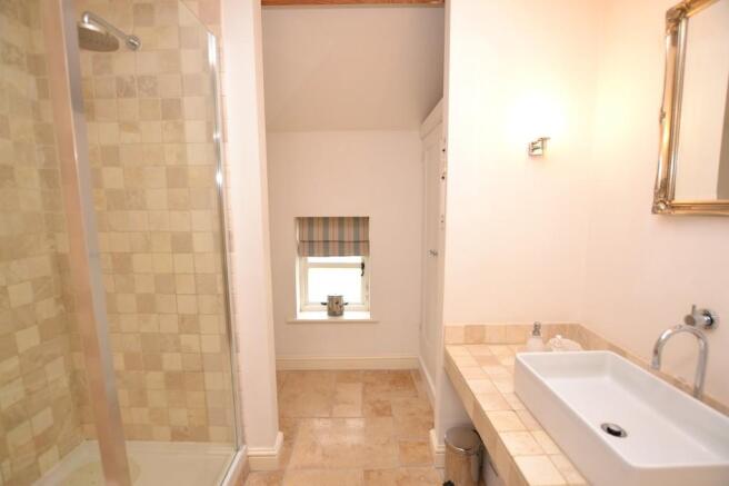 En-suite shower r...