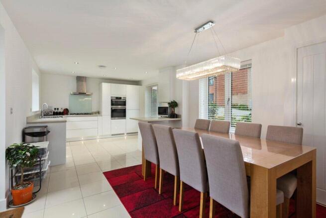 Farmer Close, Castle Hill, Ebbsfleet Valley, Swanscombe, DA10 photo 4