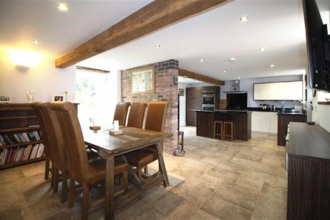 OPEN PLAN LIVING DIN