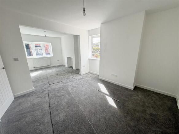 Devizes Road, Wroughton, Swindon photo 4