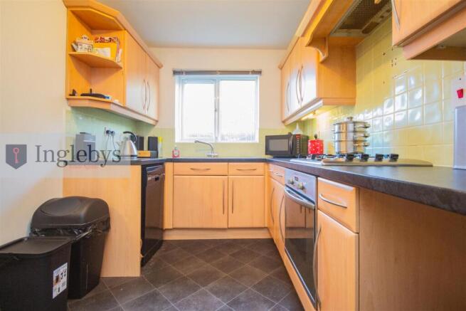 4 bed Detached for sale Image 7